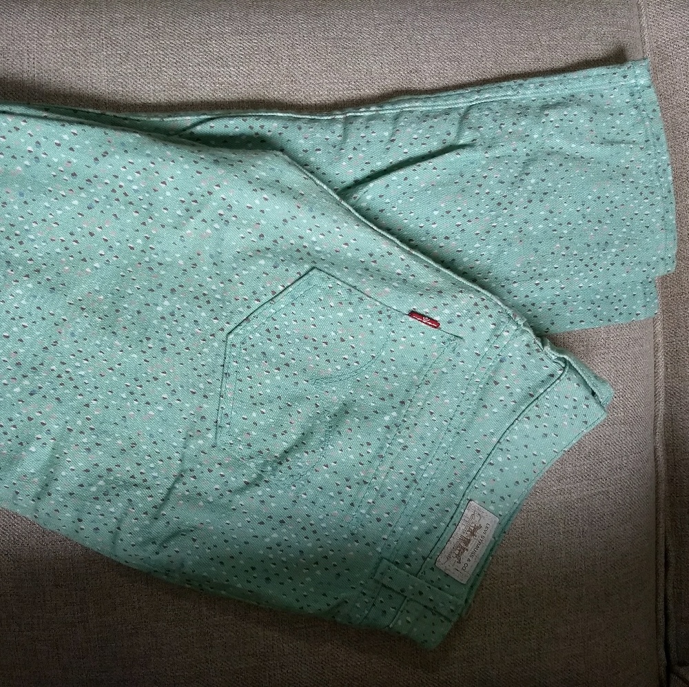 Levi's!! Mint green with speck pattern